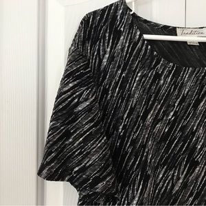 TRADITION Textured Black/Silver Diagonal Pattern Short Sleeve Top Size 16P